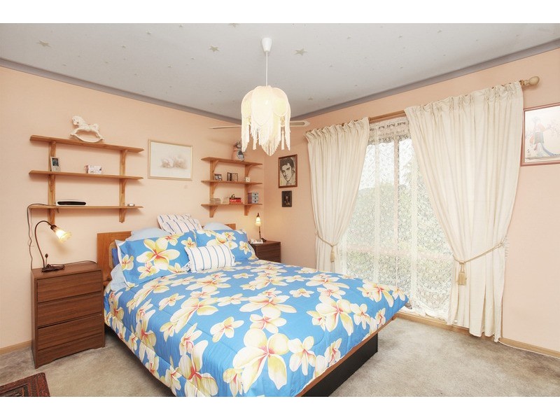 102 Cambridge Crescent, Wyndham Vale VIC 3024