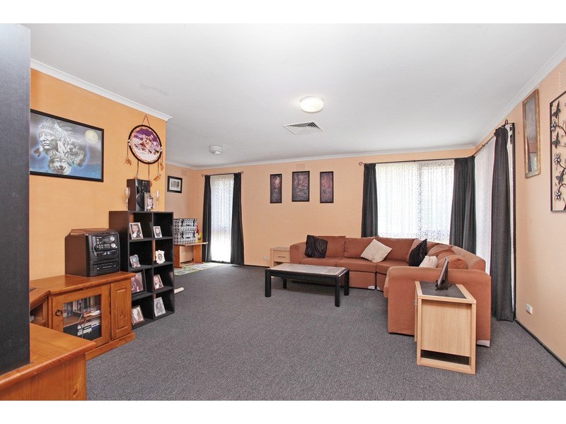 27 Lansell Road, Wyndham Vale VIC 3024