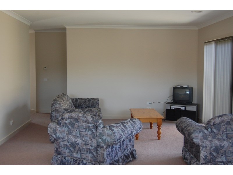 15/141-147 Princes Highway, Werribee VIC 3030