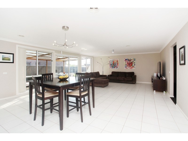 8 Nighthawk Road, Tarneit VIC 3029