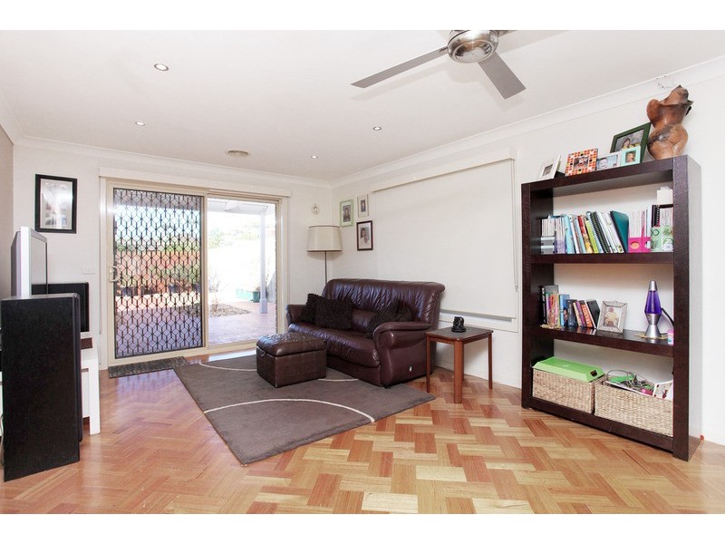 2/12 Halladale Avenue, Wyndham Vale VIC 3024