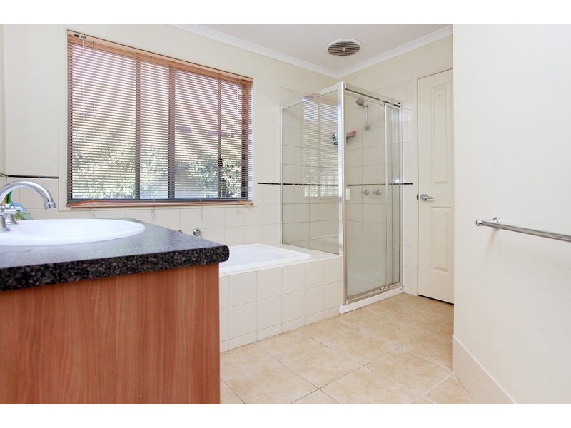 31 Pelham Crescent, Wyndham Vale VIC 3024