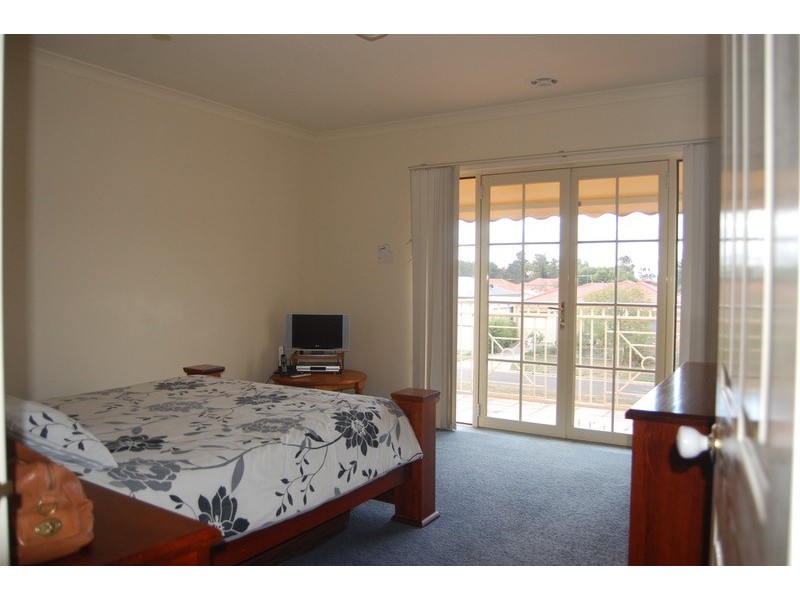 2/359 Morris Road, Hoppers Crossing VIC 3029