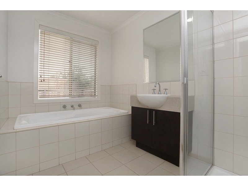 112 Rose Grange Boulevard, Tarneit VIC 3029