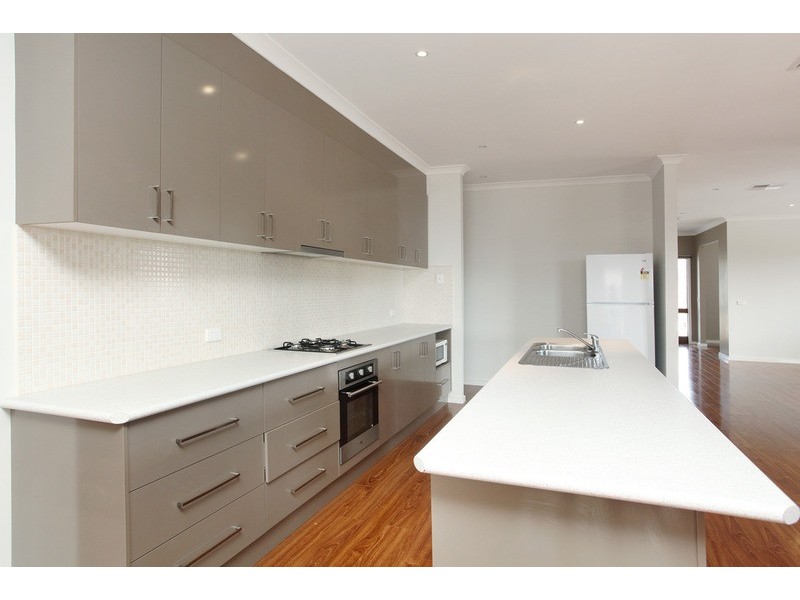 6 Finsbury Crescent, Wyndham Vale VIC 3024