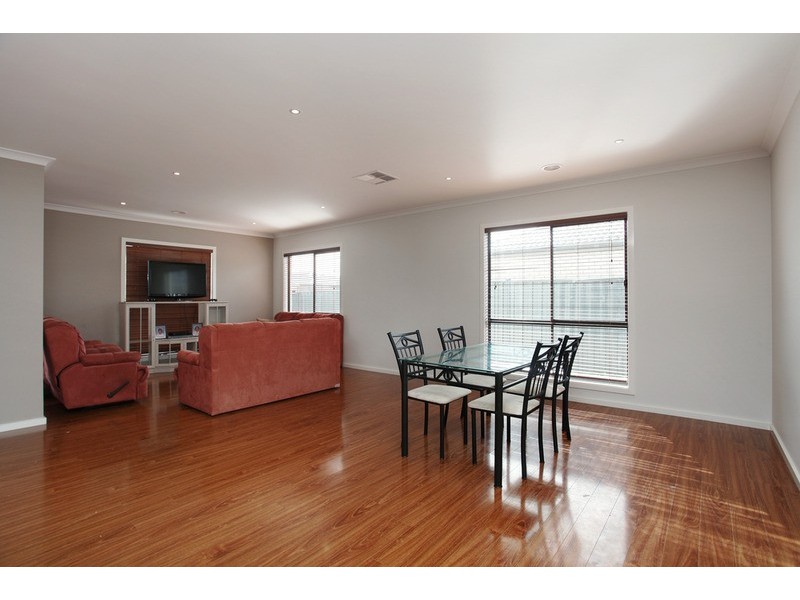 6 Finsbury Crescent, Wyndham Vale VIC 3024