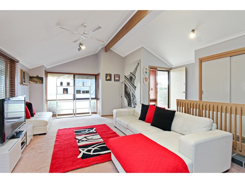 24 Julier Crescent, Hoppers Crossing VIC 3029