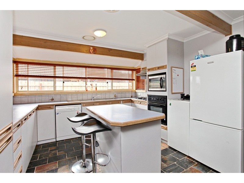 24 Julier Crescent, Hoppers Crossing VIC 3029