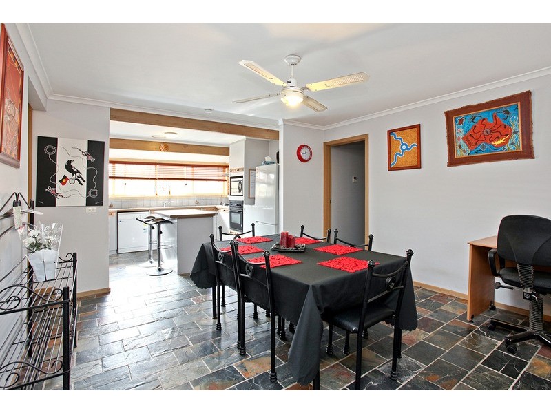 24 Julier Crescent, Hoppers Crossing VIC 3029