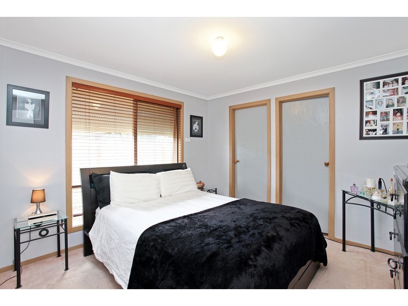 24 Julier Crescent, Hoppers Crossing VIC 3029