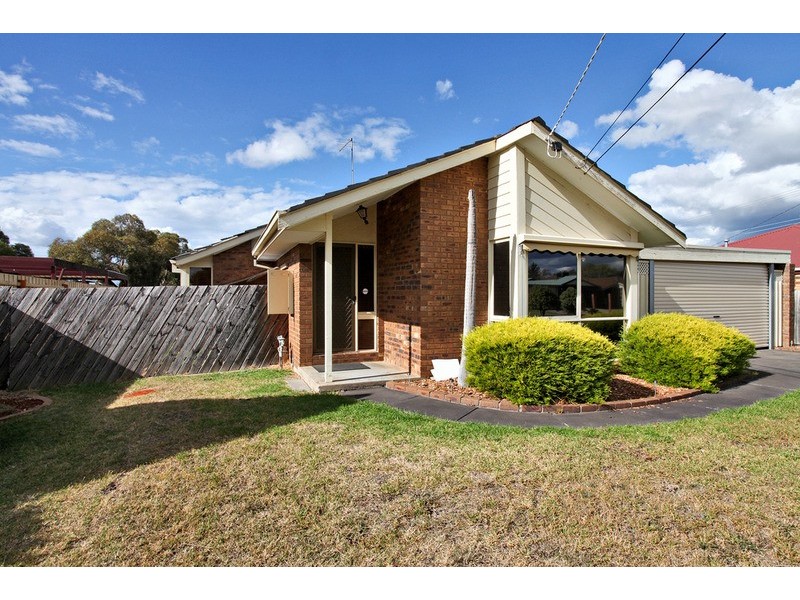 24 Julier Crescent, Hoppers Crossing VIC 3029
