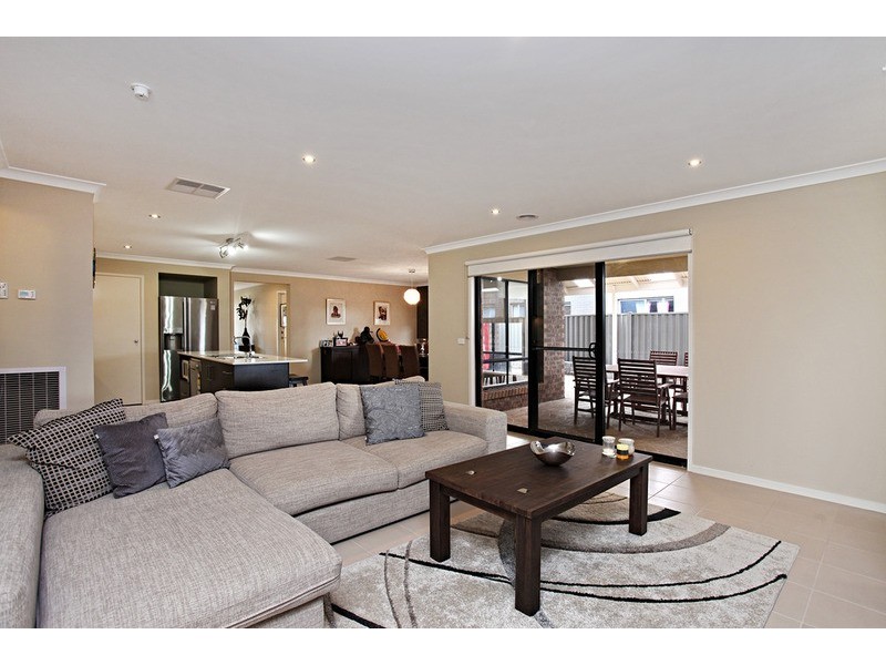 18 Brockwell Crescent, Wyndham Vale VIC 3024