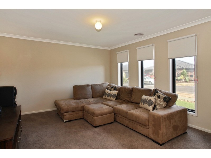 18 Brockwell Crescent, Wyndham Vale VIC 3024