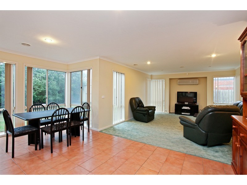 33 Breton Drive, Hoppers Crossing VIC 3029