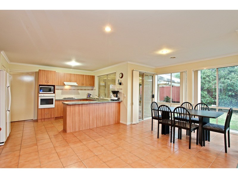 33 Breton Drive, Hoppers Crossing VIC 3029