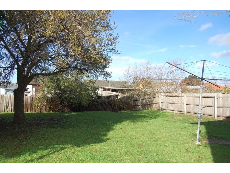 9 Golden Avenue, Werribee VIC 3030