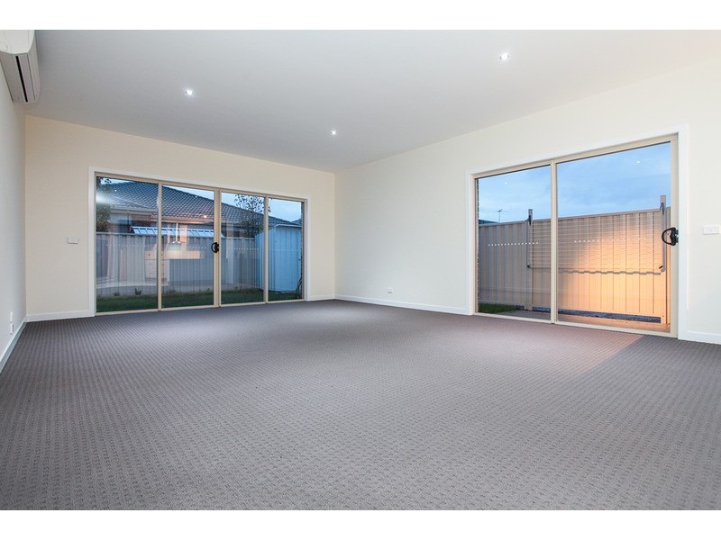 1 and 2 / 4 Tedesco Court, Werribee VIC 3030