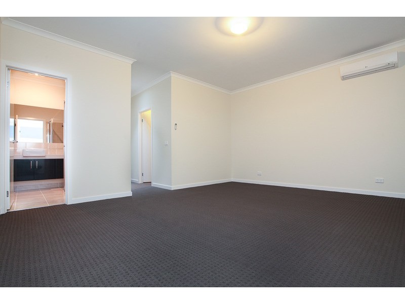 1 and 2 / 4 Tedesco Court, Werribee VIC 3030