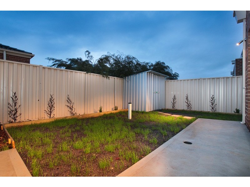 1 and 2 / 4 Tedesco Court, Werribee VIC 3030