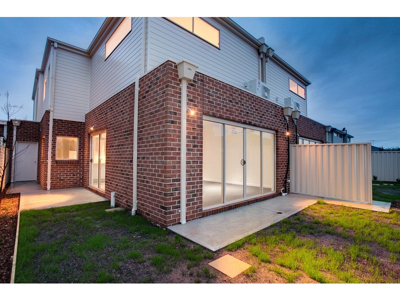 1 and 2 / 4 Tedesco Court, Werribee VIC 3030