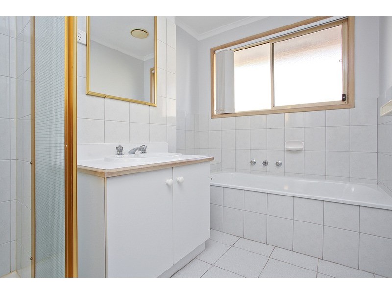 76 Edwards Road, Werribee VIC 3030