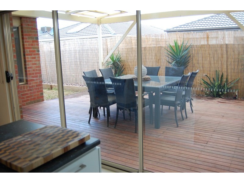 8 Beltana Avenue, Tarneit VIC 3029