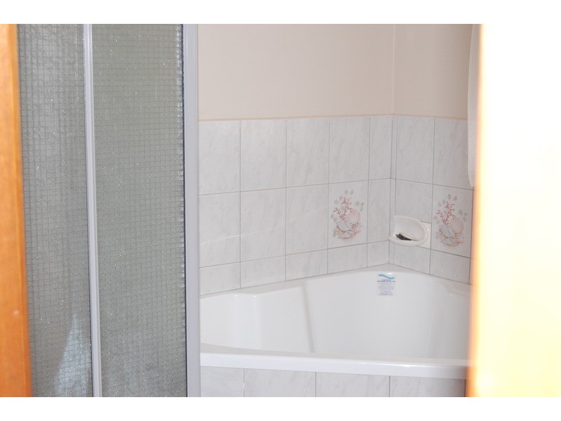 1/73 Greaves  Street, Werribee VIC 3030