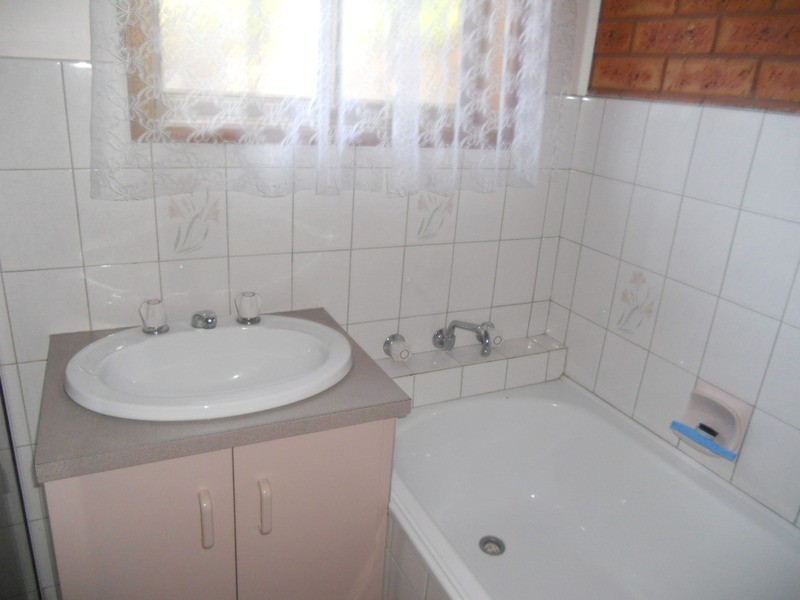 2/227 Princes Highway, Werribee VIC 3030