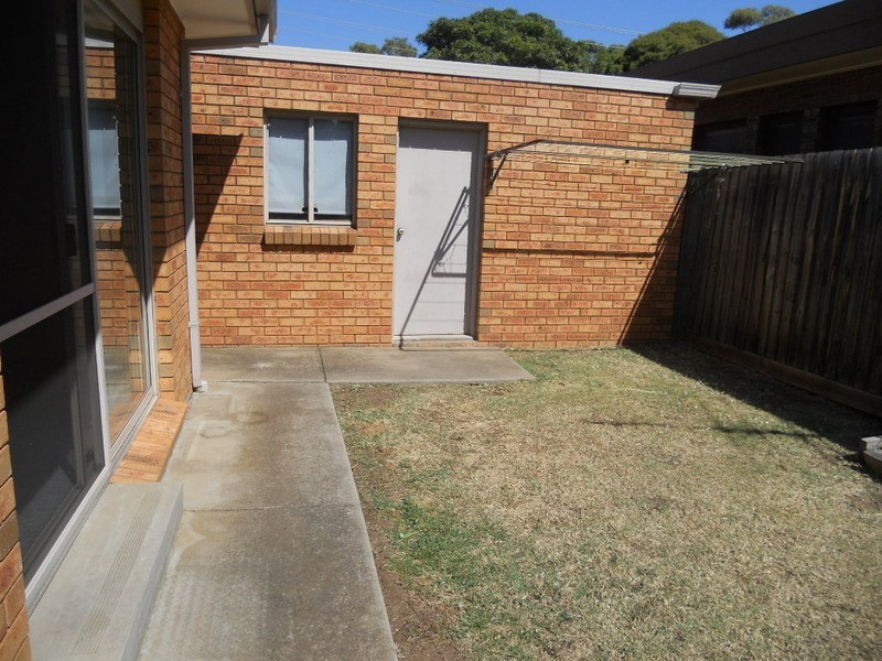 2/227 Princes Highway, Werribee VIC 3030