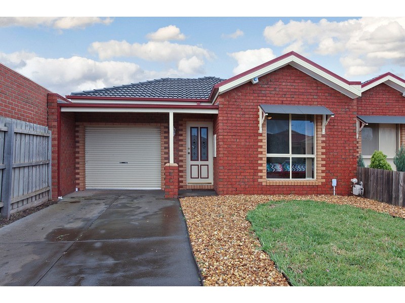 2/27 Harmony Drive, Tarneit VIC 3029