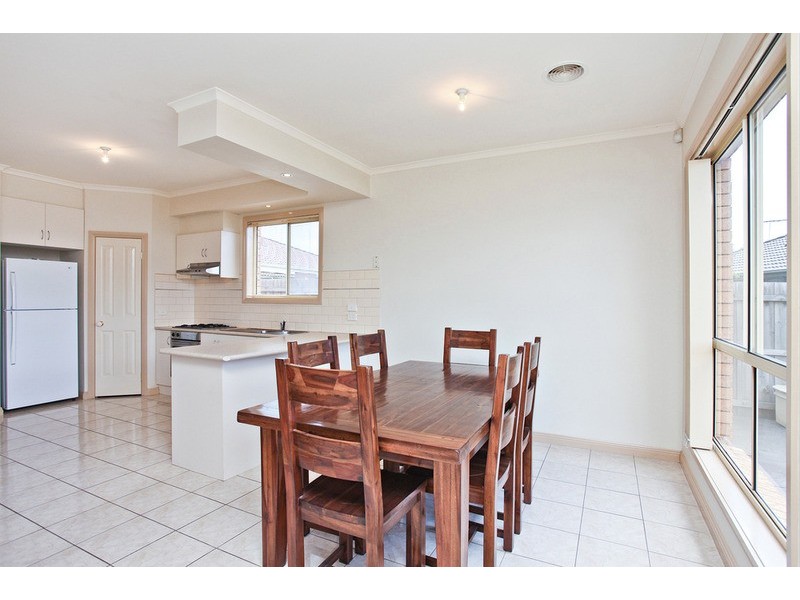 2/27 Harmony Drive, Tarneit VIC 3029