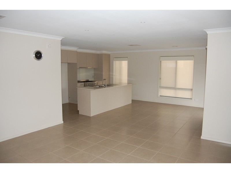 12 Finsbury Crescent, Wyndham Vale VIC 3024