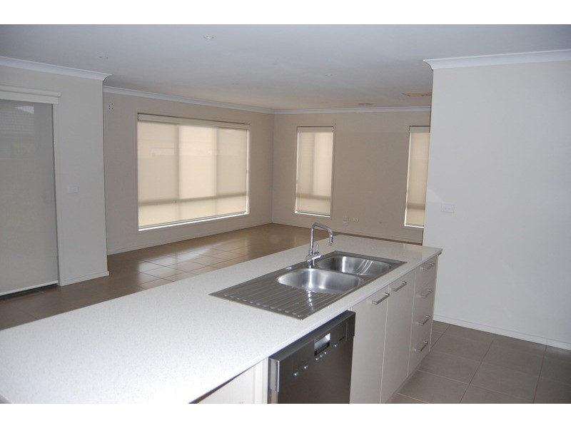 12 Finsbury Crescent, Wyndham Vale VIC 3024