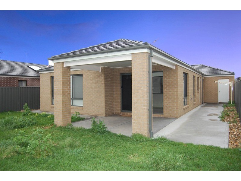 12 Finsbury Crescent, Wyndham Vale VIC 3024