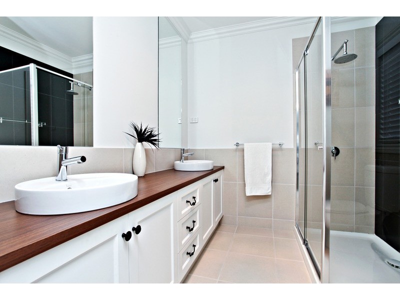 2 Tilwinda  Place, Truganina VIC 3029