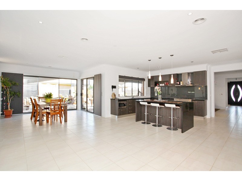 4 Storkbill Road, Wyndham Vale VIC 3024