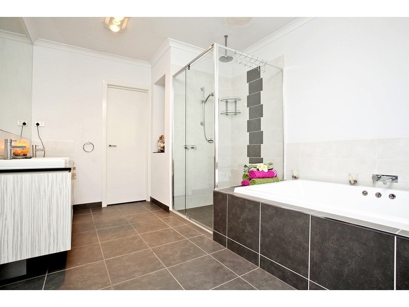 4 Storkbill Road, Wyndham Vale VIC 3024