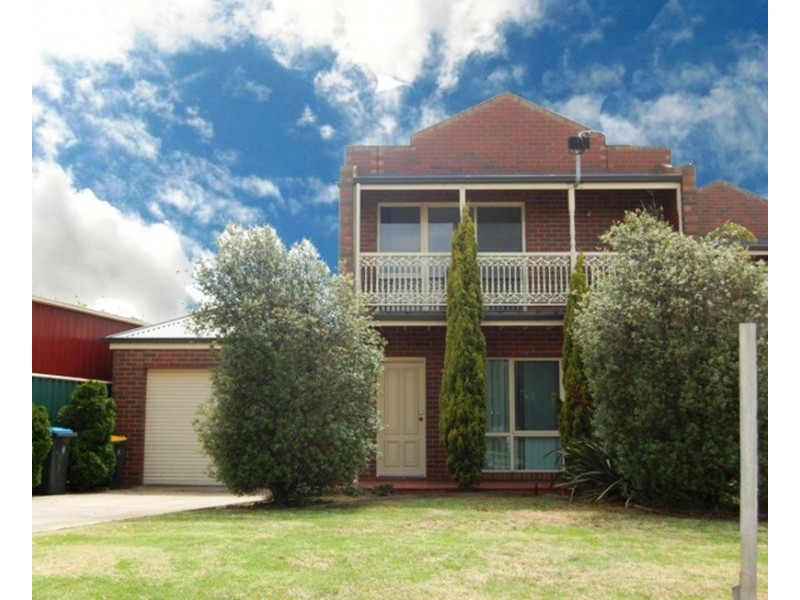 1/9 Finch Road, Werribee South VIC 3030