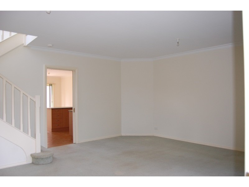 1/9 Finch Road, Werribee South VIC 3030