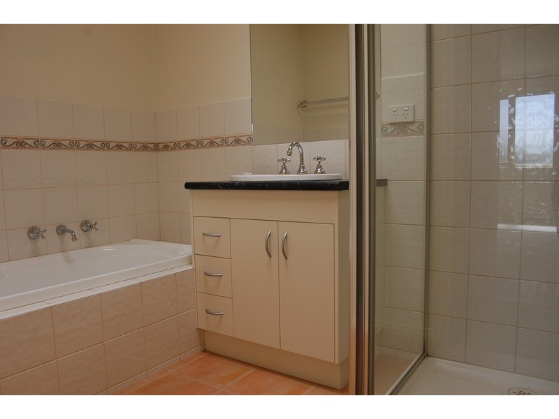 1/9 Finch Road, Werribee South VIC 3030