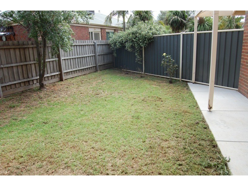 1/9 Finch Road, Werribee South VIC 3030