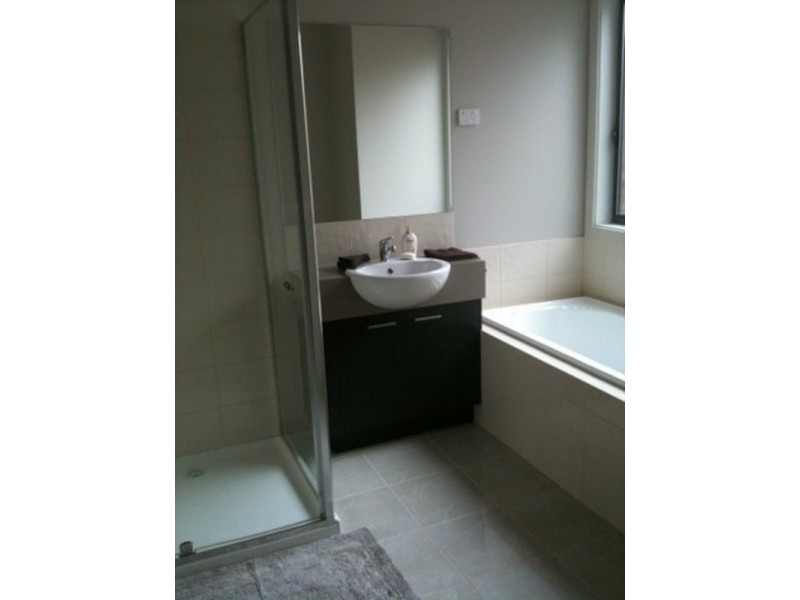 1/4 Starflower Way, Truganina VIC 3029