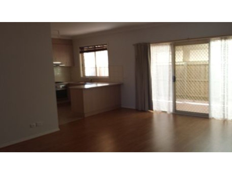 2/5 Hendriks Court, Werribee VIC 3030