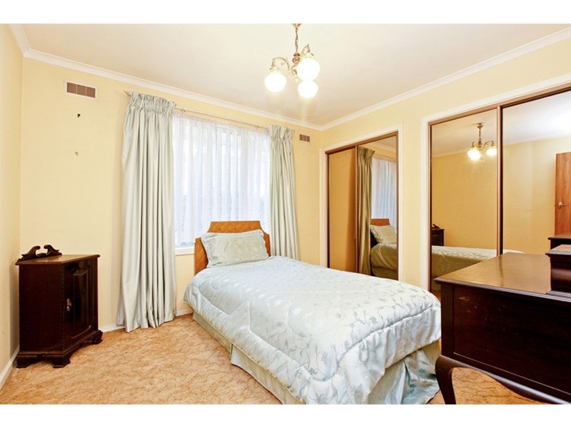 10 Hovell Street, Deer Park VIC 3023