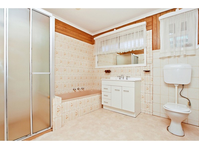 10 Hovell Street, Deer Park VIC 3023