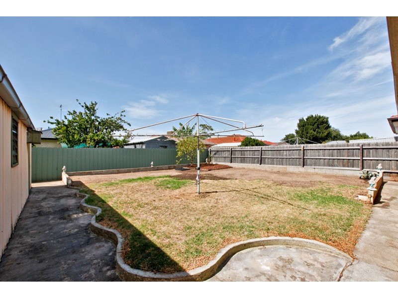 10 Hovell Street, Deer Park VIC 3023