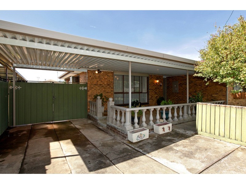 10 Hovell Street, Deer Park VIC 3023