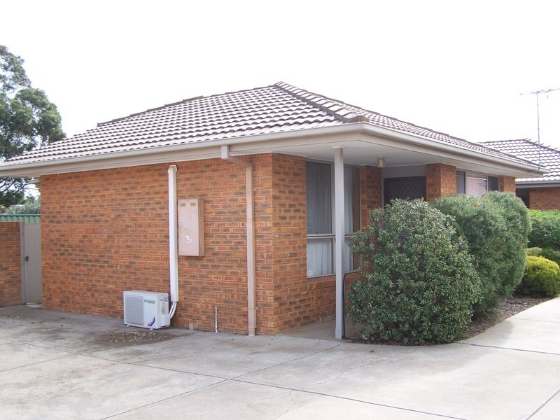 2/285 Princes Highway, Werribee VIC 3030