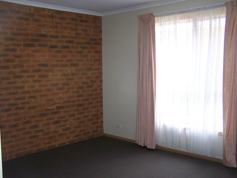 2/285 Princes Highway, Werribee VIC 3030