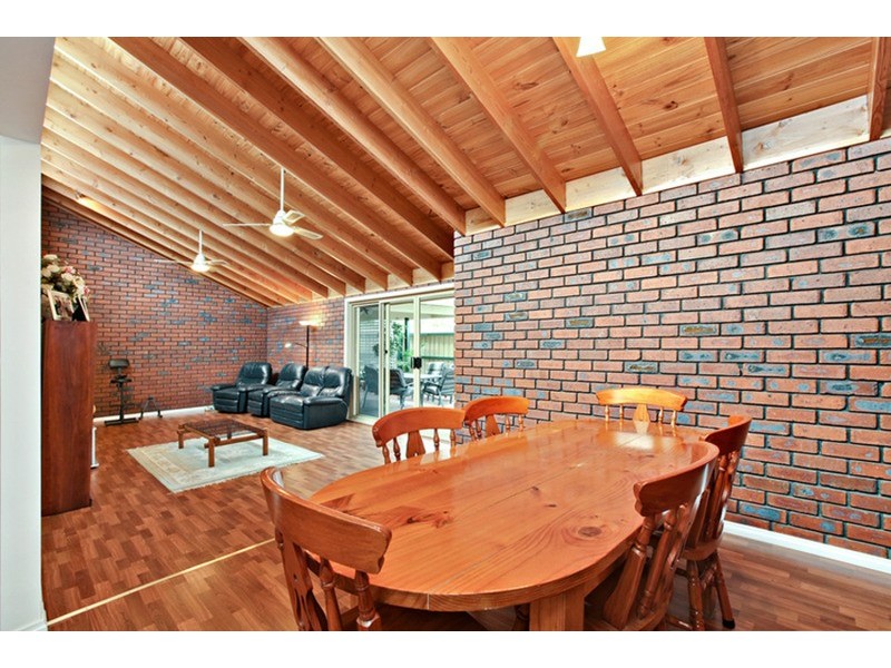 34 Durham Crescent, Hoppers Crossing VIC 3029